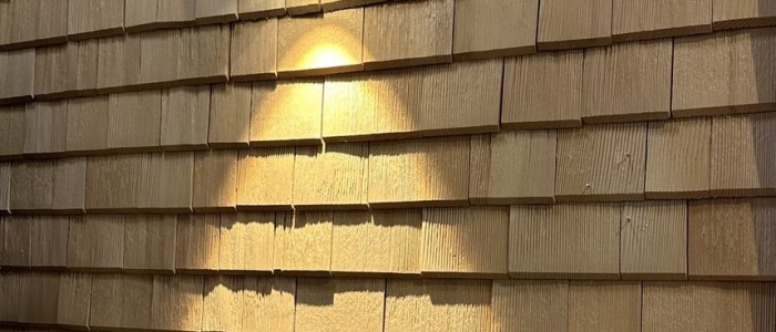 Как сохранить деревянный фасад дома